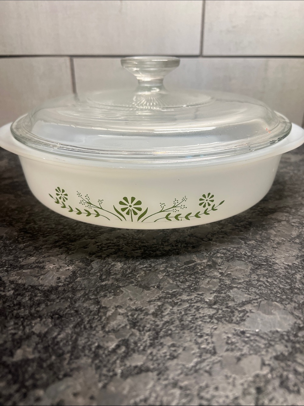 8” Glass Bake PRIMROSE GREEN OR GREEN DAISY  Glass Casserole Dish with lid